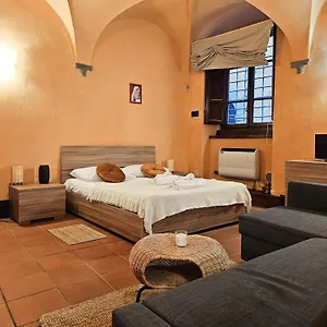 Appartamento Casa Giovanna - Piazza San Michele Studio!, Lucca